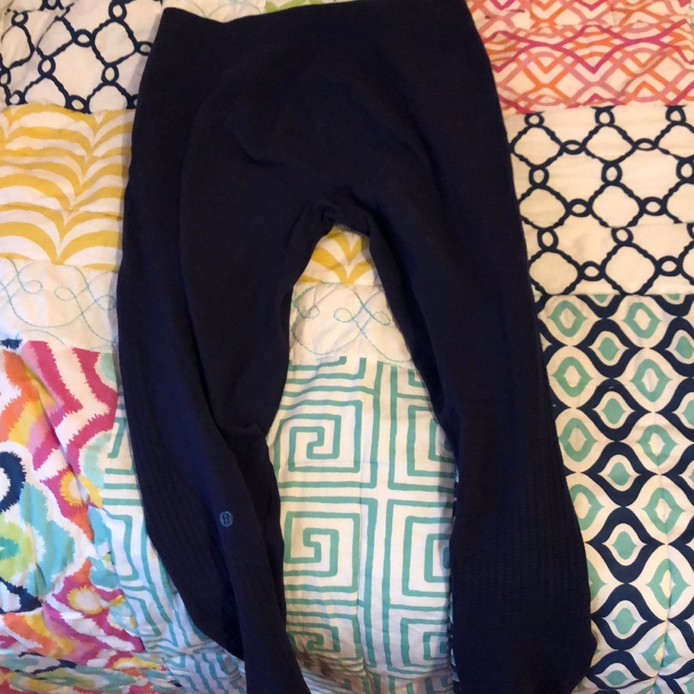 LULU purple leggings!!